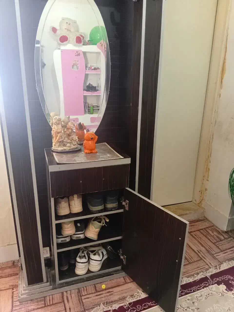 کمد و جاکفشی|جاکفشی، کمد، دراور|کوهسار (البرز), |دیوار