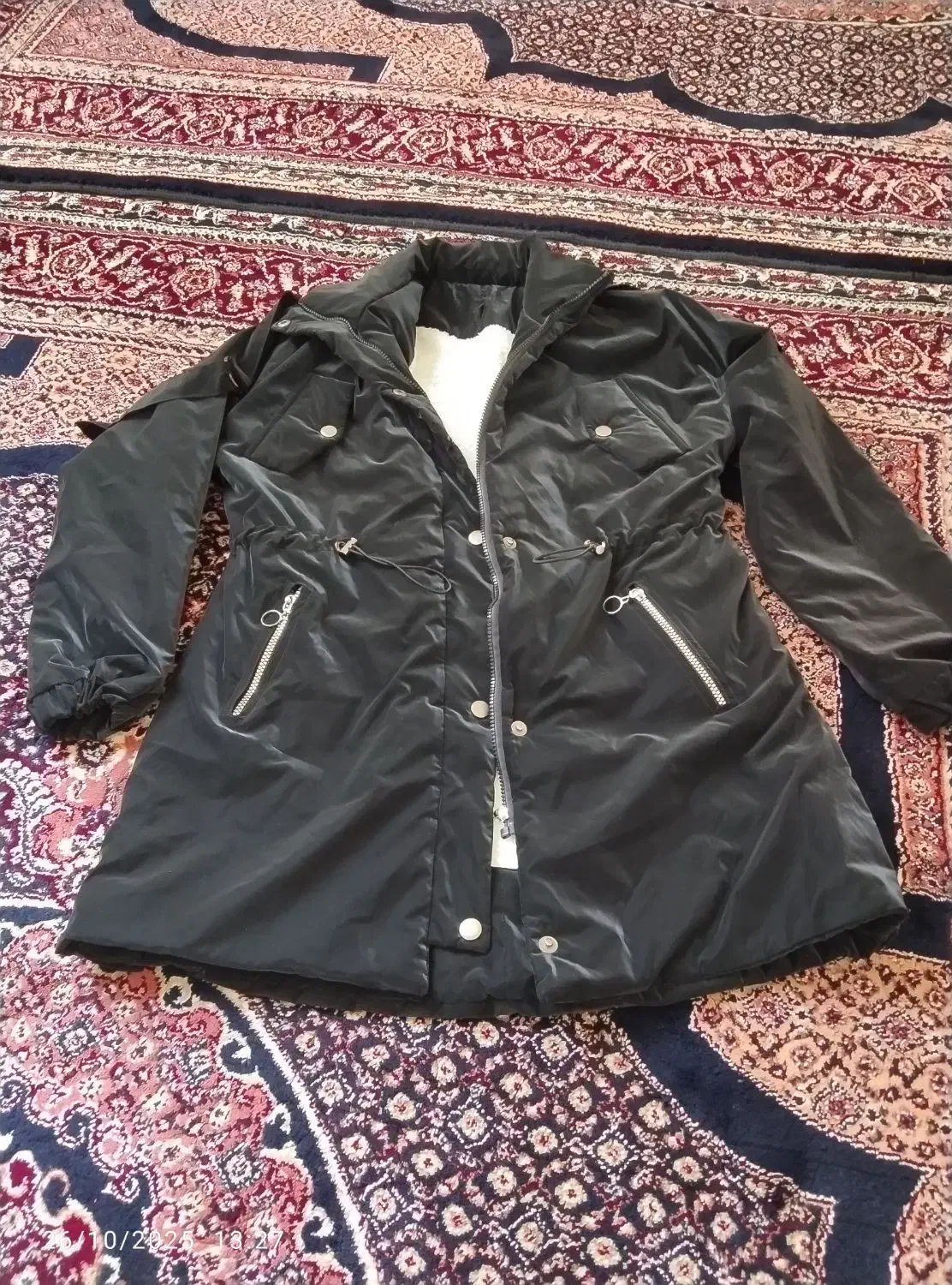 بارانی|لباس|مریوان, |دیوار