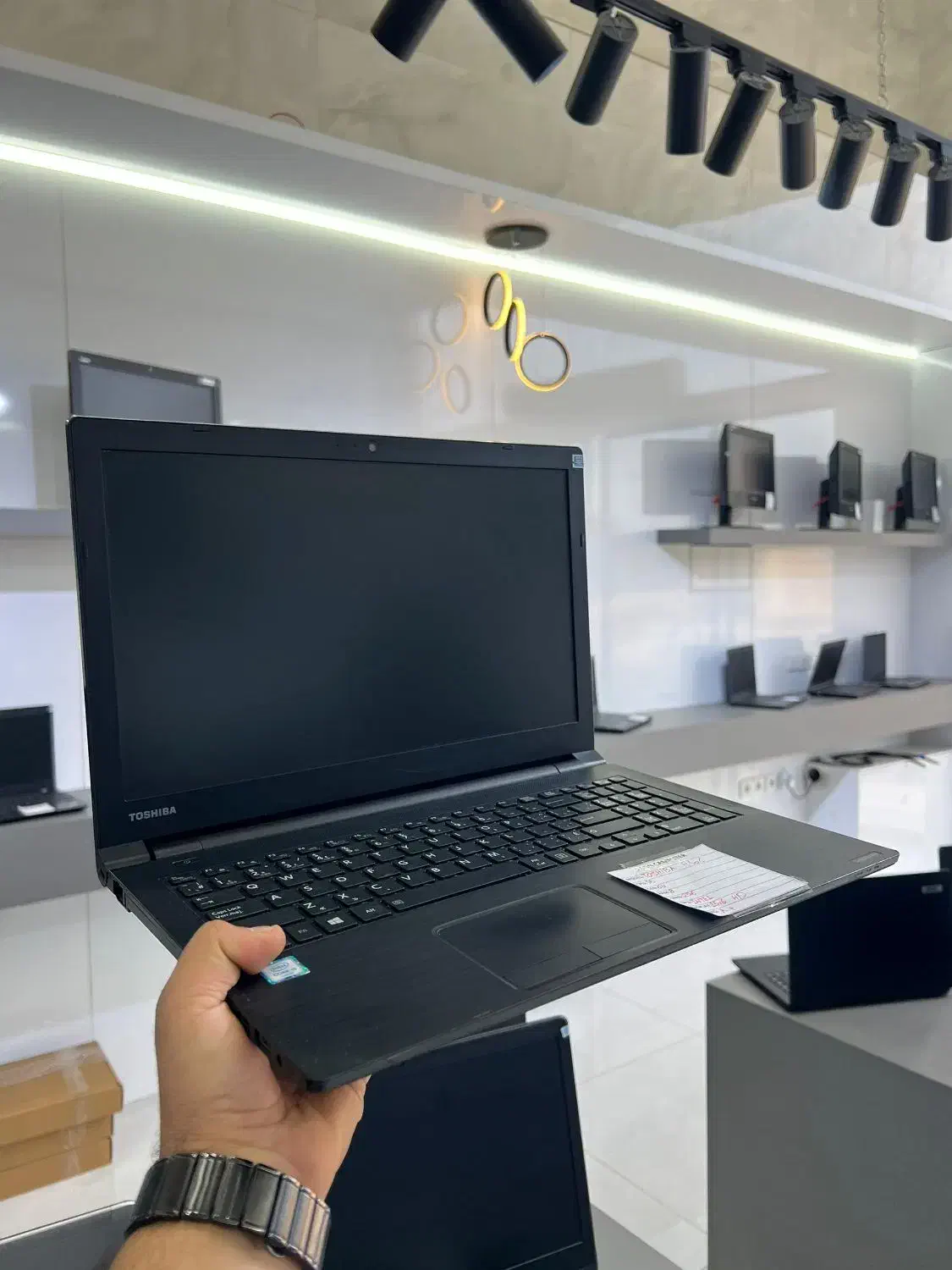 لپتاپ با ماهی ۲ تومن|رایانه همراه|قم, صفائیه|دیوار