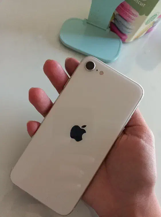 گوشی آیفون تمیز SE2020|موبایل|اصفهان, خانه اصفهان|دیوار