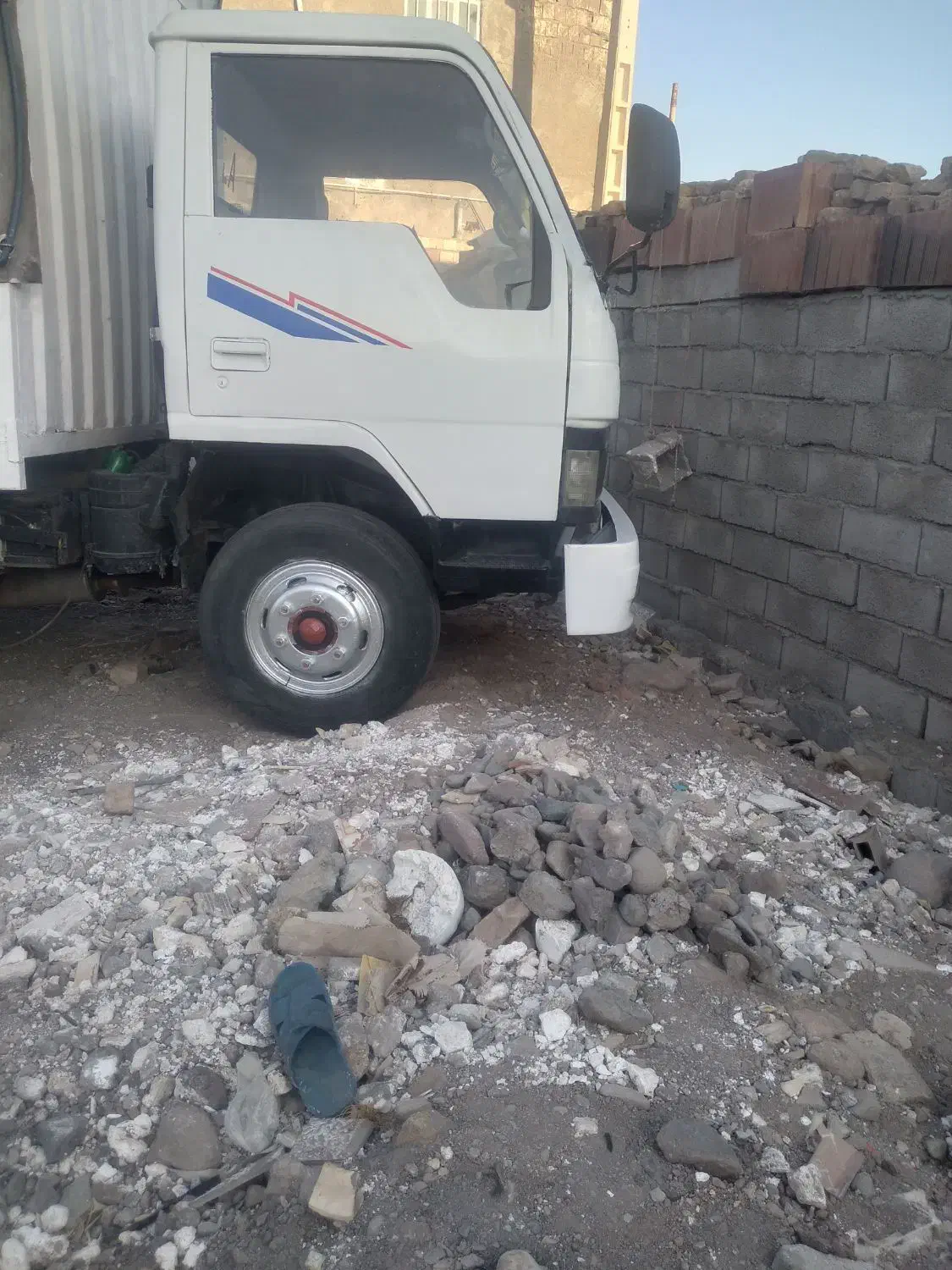 کامیونت مسقف چادری برای حمل اثاث وخشک باروتربار|خدمات حمل و نقل|بم, |دیوار