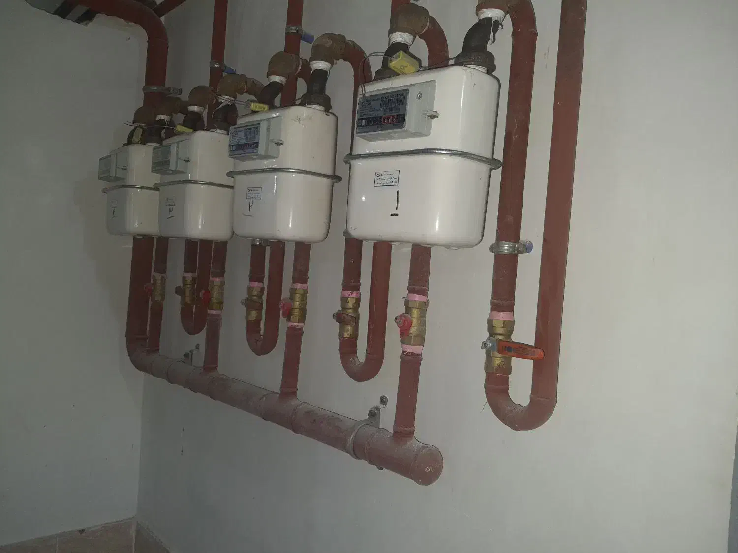 اجرای لوله کشی گاز و فروش و نصب و راه اندازی پکیج|مصالح و تجهیزات ساختمان|رشت, دروازه لاکان|دیوار