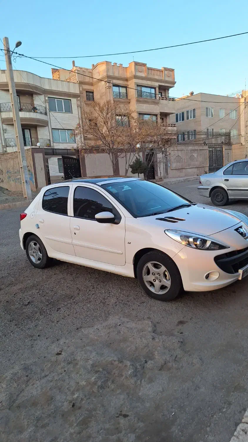 ۲۰۷پاناسقف شیشیه.مدل۱۴۰۲|خودرو سواری و وانت|پرند, فاز ۶|دیوار