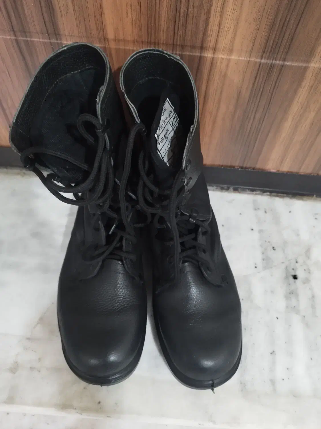 پوتین نو|کیف، کفش، کمربند|زاهدان, |دیوار