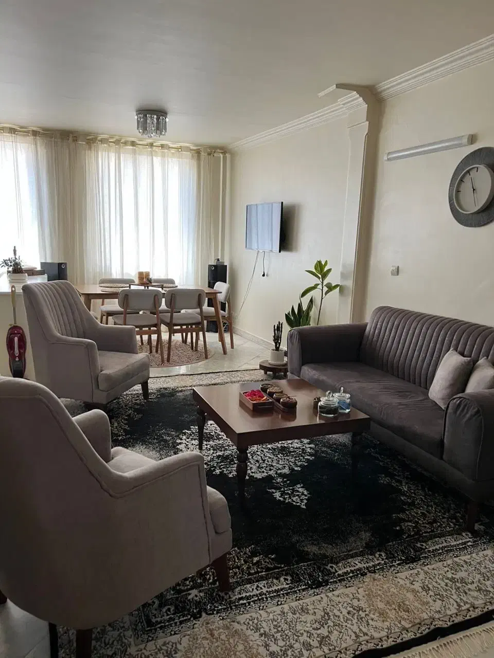 اجاره واحد 50 متری بسیار تمیز  در خ اجاره دار