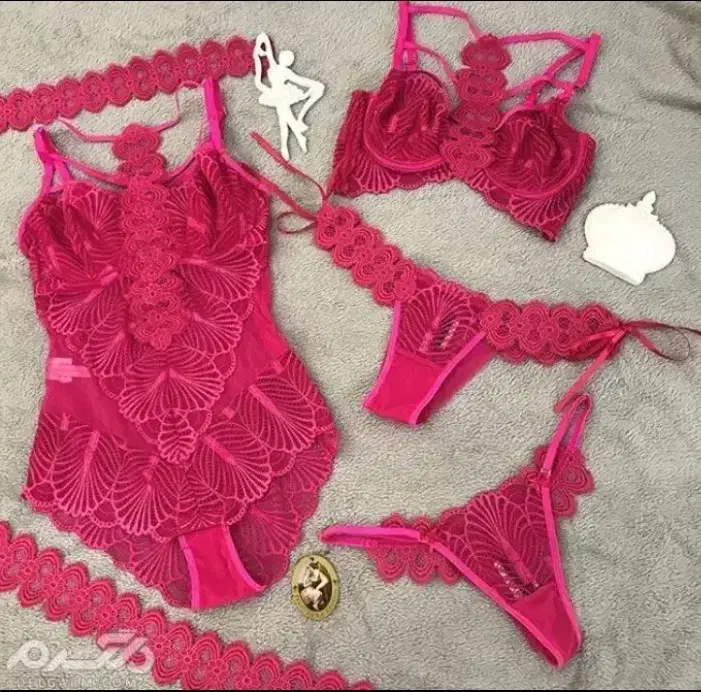 لباس زنانه|لباس|ساری, |دیوار