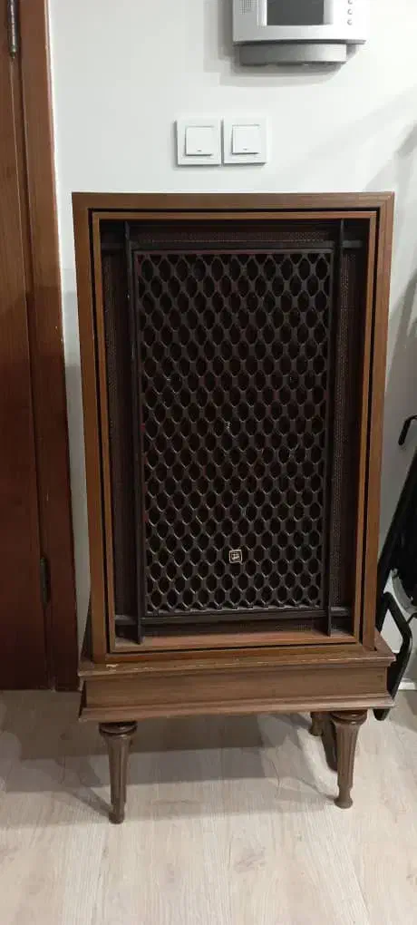 اسپیکر وینتج آکایی مدل sw-160 با پایه اورجینال|سیستم صوتی خانگی|تهران, دربند|دیوار