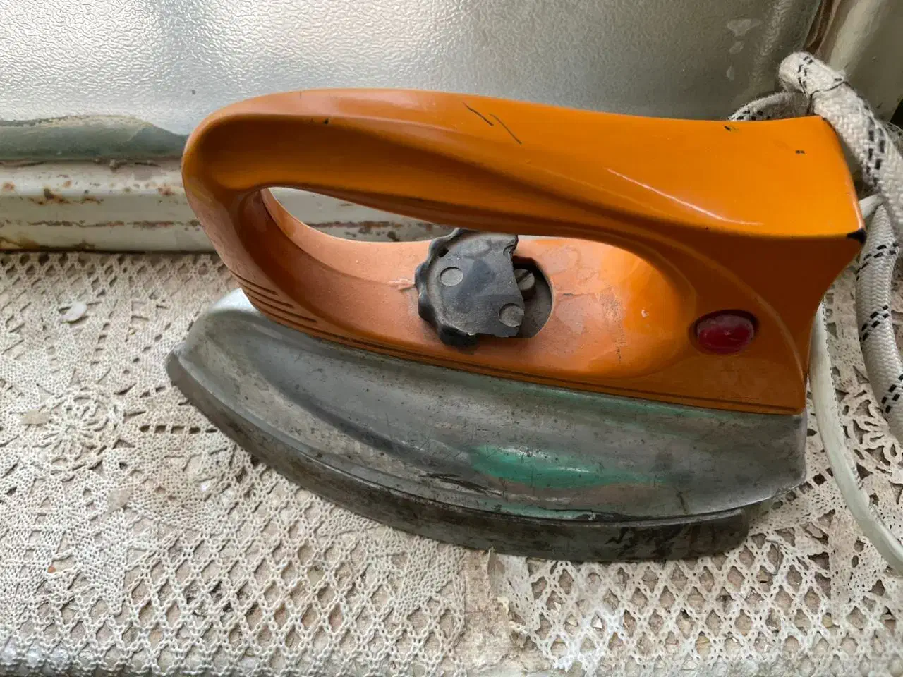 اتو خیلی قدیمی عتیقه|اتو و لوازم اتو|رفسنجان, |دیوار