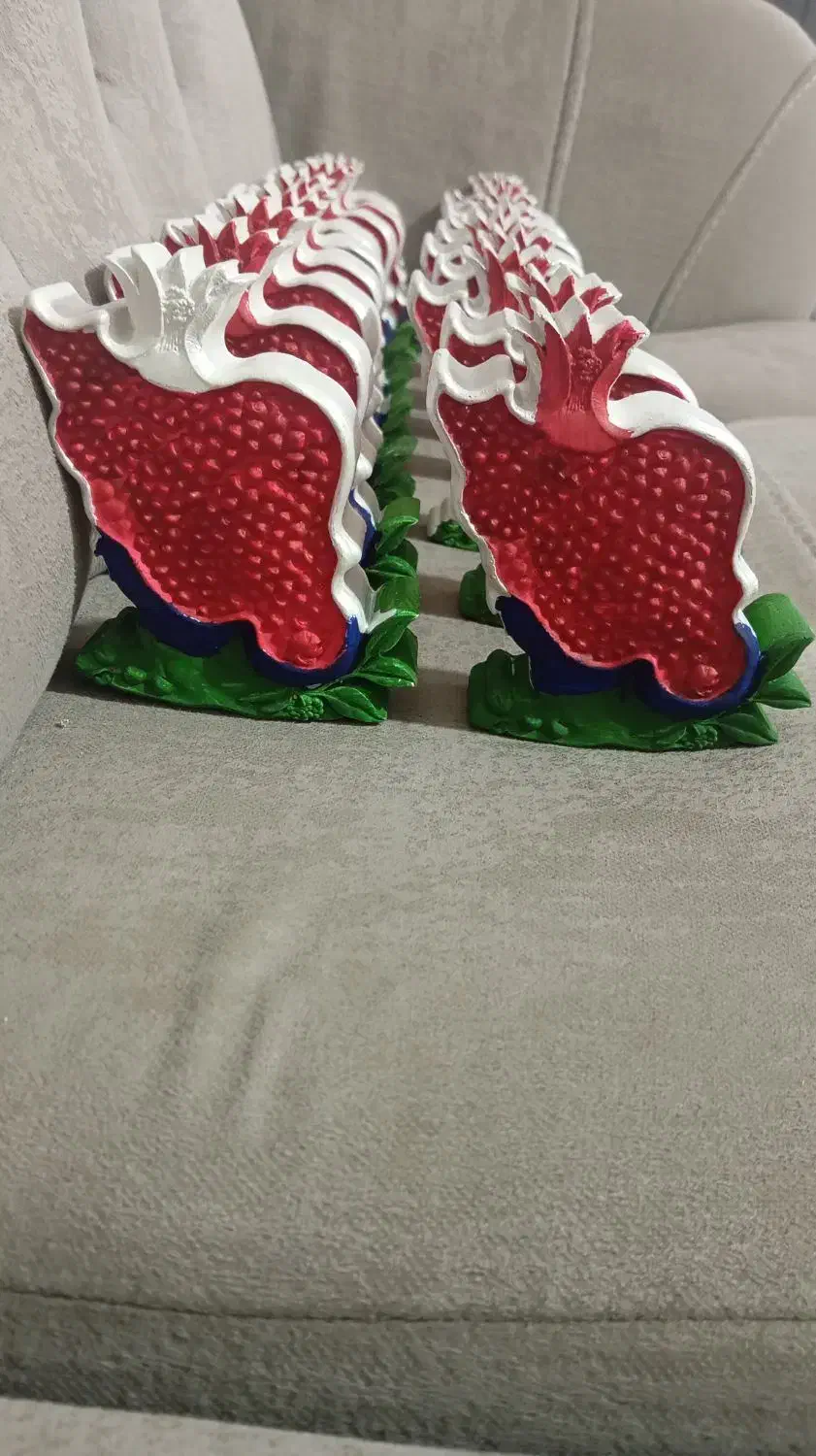 ایران اناری (یلدا)|مجسمه، تندیس، ماکت|شیراز, دشت چنار|دیوار