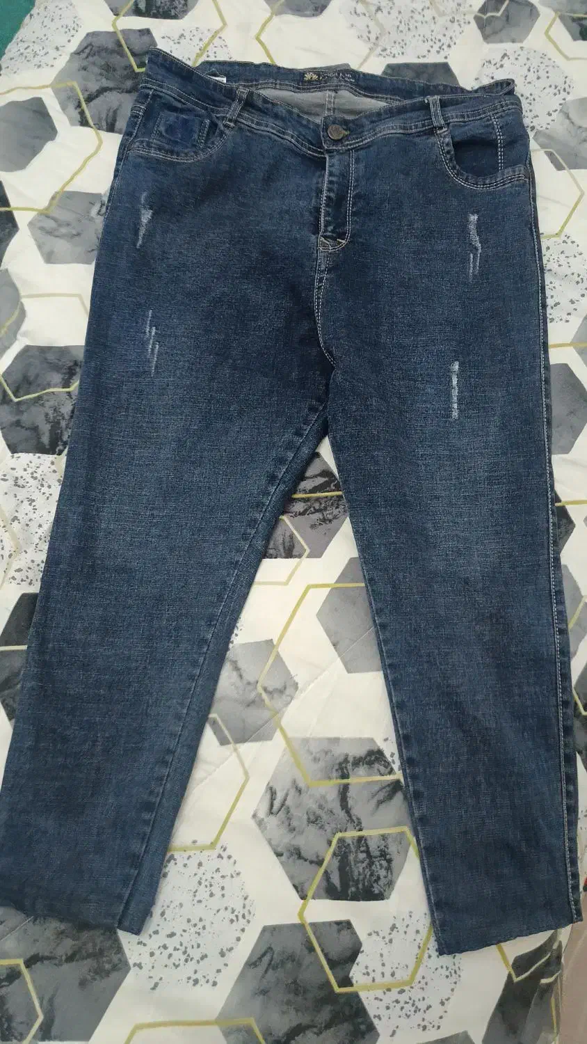 شلوار جین|لباس|شیراز, مبعث|دیوار