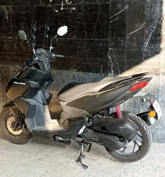 کیلیک واریو ۱۷۰ مشکی|موتورسیکلت|تهران, بریانک|دیوار