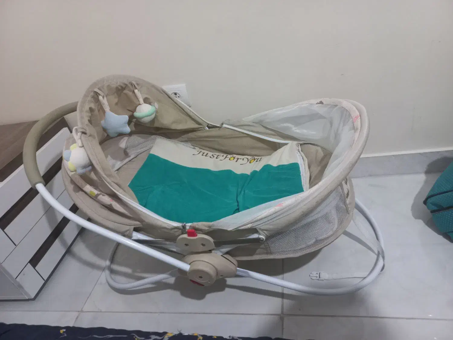 گهواره تاشو ویبره مارک مامالاو|تخت و صندلی بچه|بیرجند, |دیوار