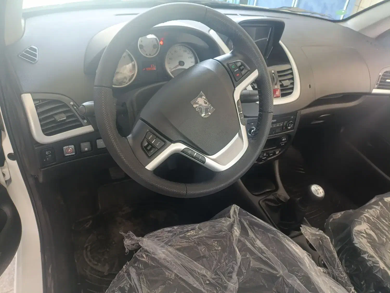 207 پاناروما ارتقا یافته صفر کیلومتر|خودرو سواری و وانت|خمینیشهر, |دیوار