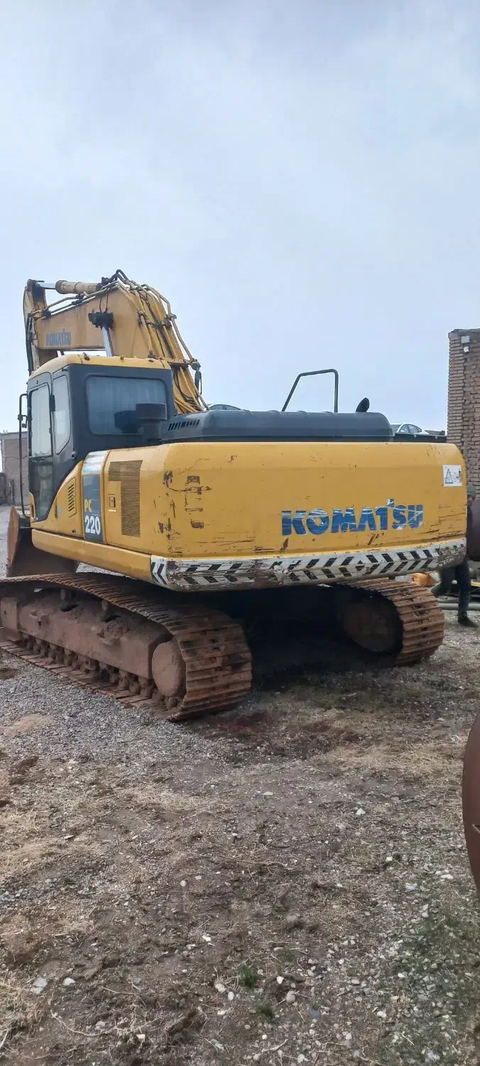 بیل کوماتسو ۲۲۰|خودرو سنگین|میاندوآب, |دیوار