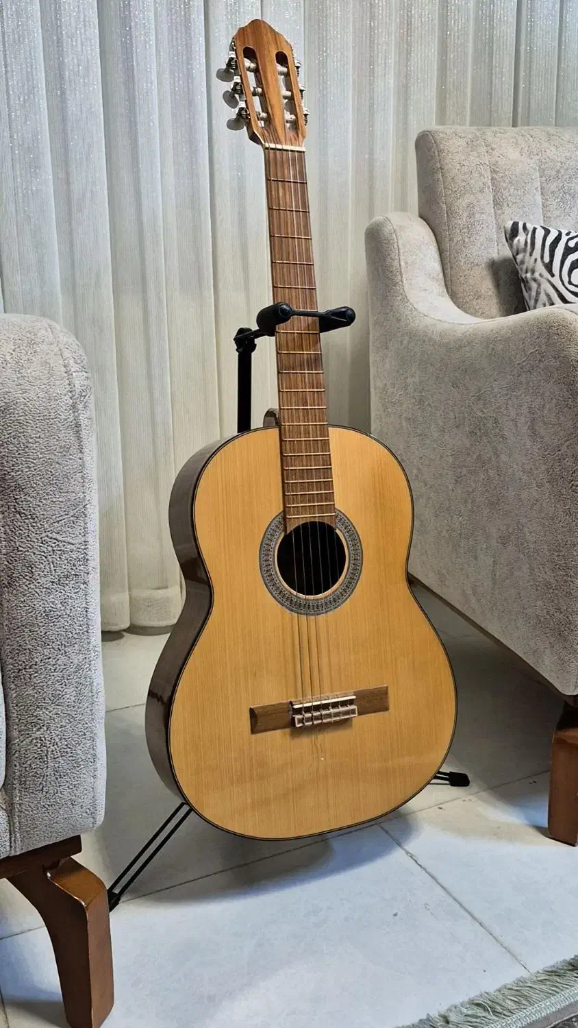 گیتار  Caroli آکبند|گیتار، بیس، امپلیفایر|اردبیل, |دیوار