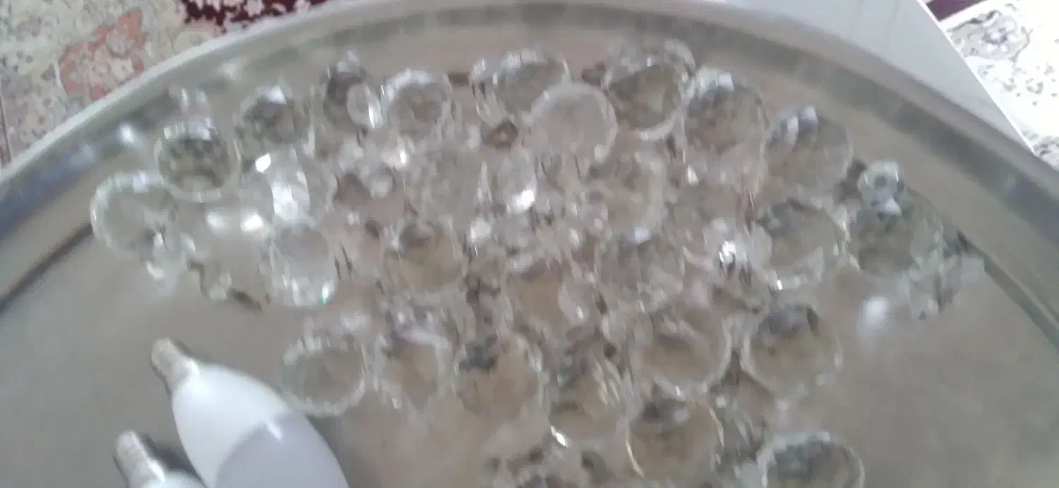 ۳۱ تا گوی کوچک با آویز و۲۱ لامپ لوستر درحدنو سالم|لوستر و چراغ آویز|کرمانشاه, |دیوار