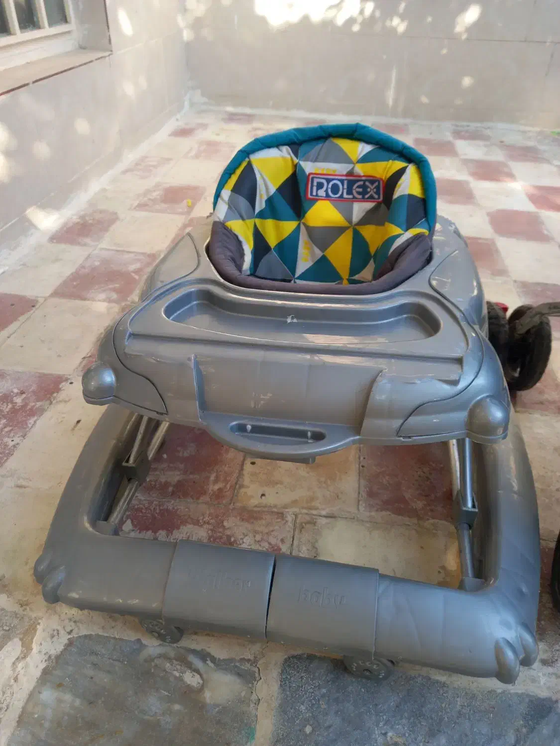 کالسکه و کریر و روروک|کالسکه و لوازم جانبی|شیراز, میانرود|دیوار