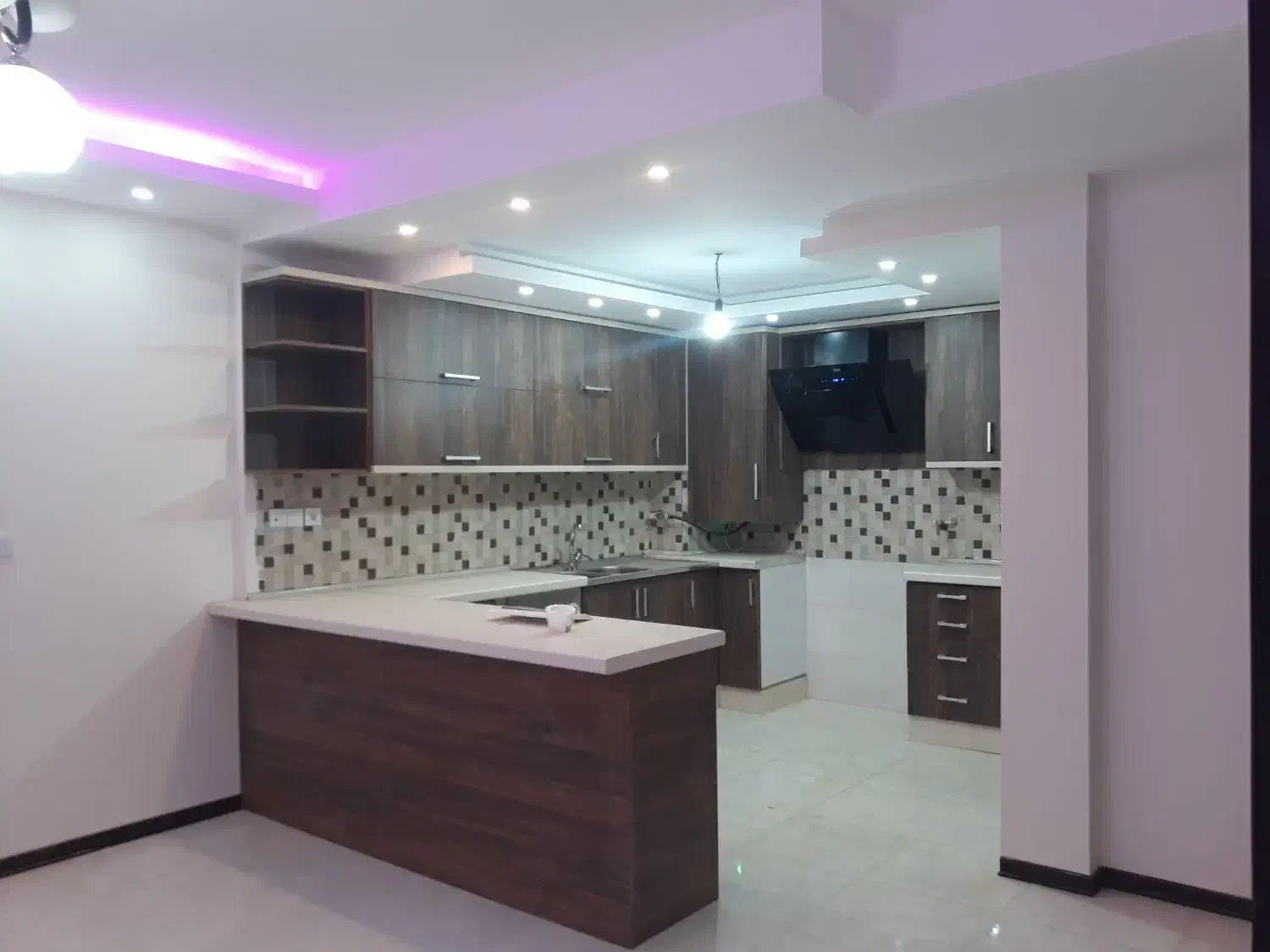 آپارتمان ۱۱۰ متری ۲ خواب سفیرشمالی|اجارهٔ آپارتمان|شیراز, درکی|دیوار