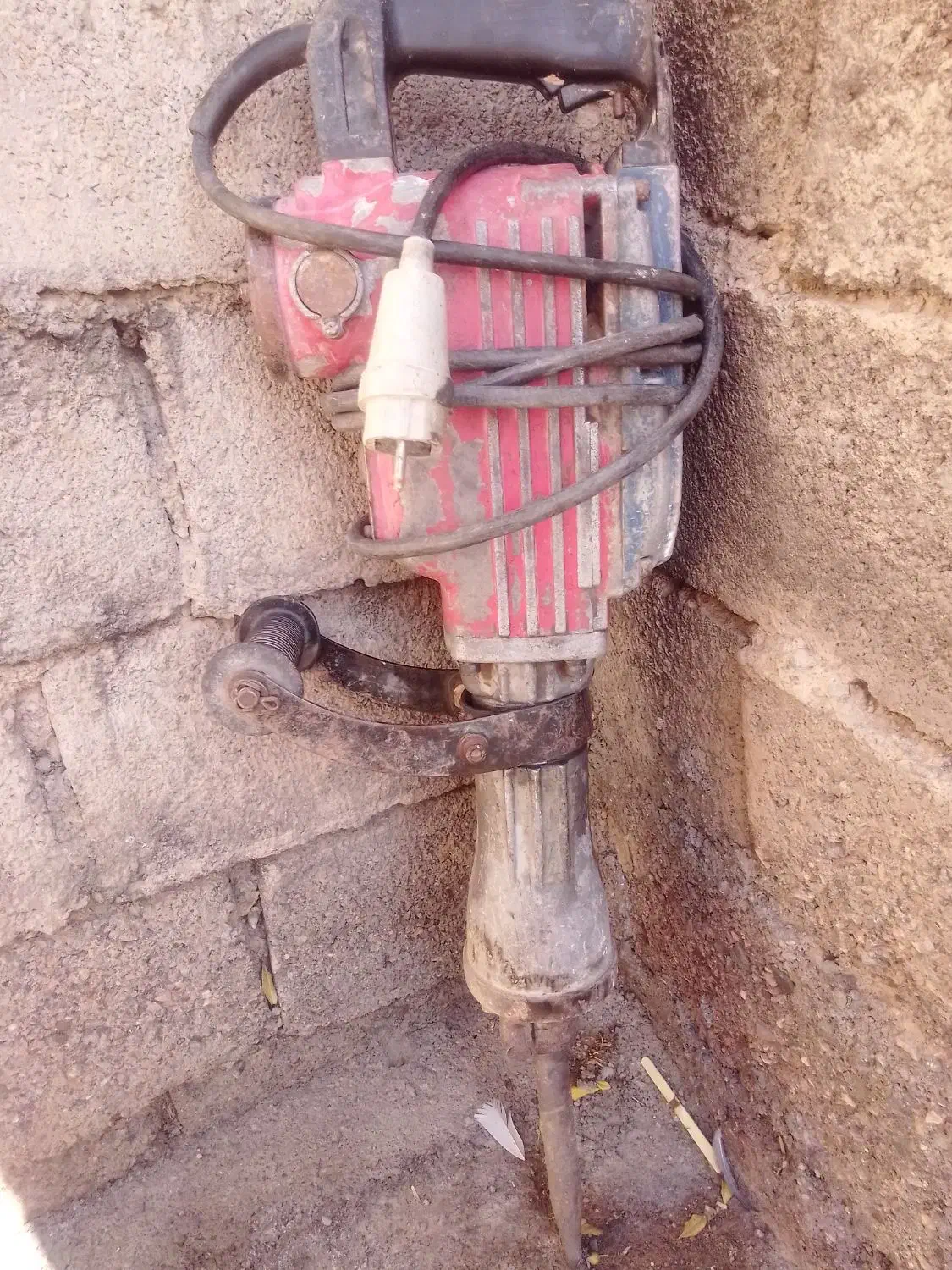 هلتی|ابزارآلات|تربت جام, میان جام|دیوار