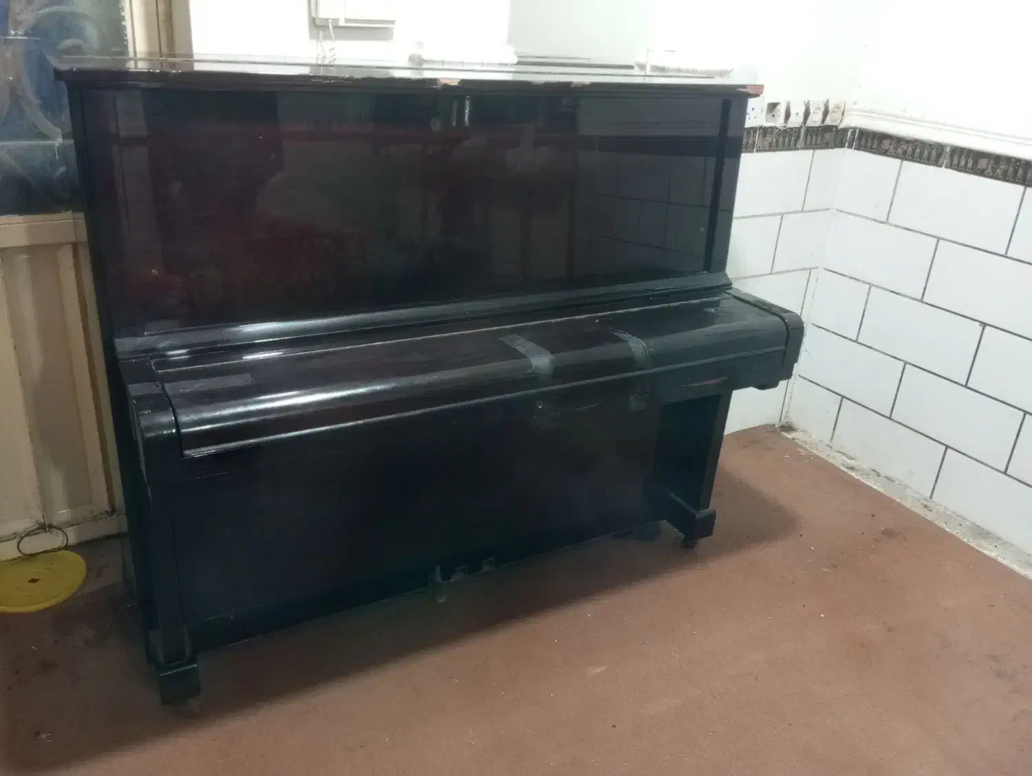 پیانو اکوستیک واگنر|پیانو، کیبورد، آکاردئون|بندر گناوه, |دیوار