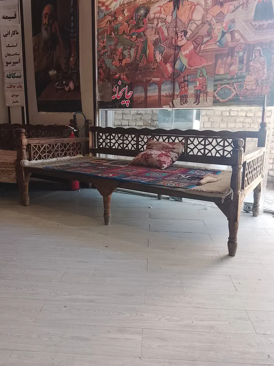 تخت سنتی سفره خونه|میز و صندلی غذاخوری|بومهن, |دیوار