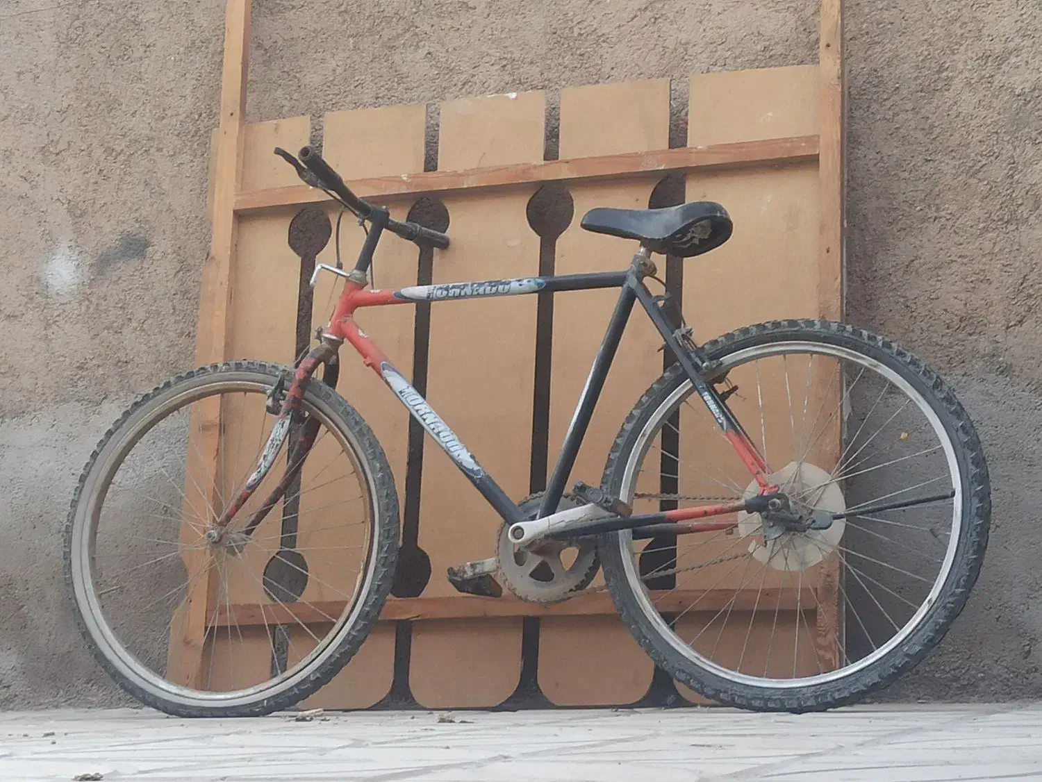 دوچرخه ۲۶معمولی فقدبادمیخادبزنی سالمه سالم|دوچرخه، اسکیت، اسکوتر|اسفراین, |دیوار