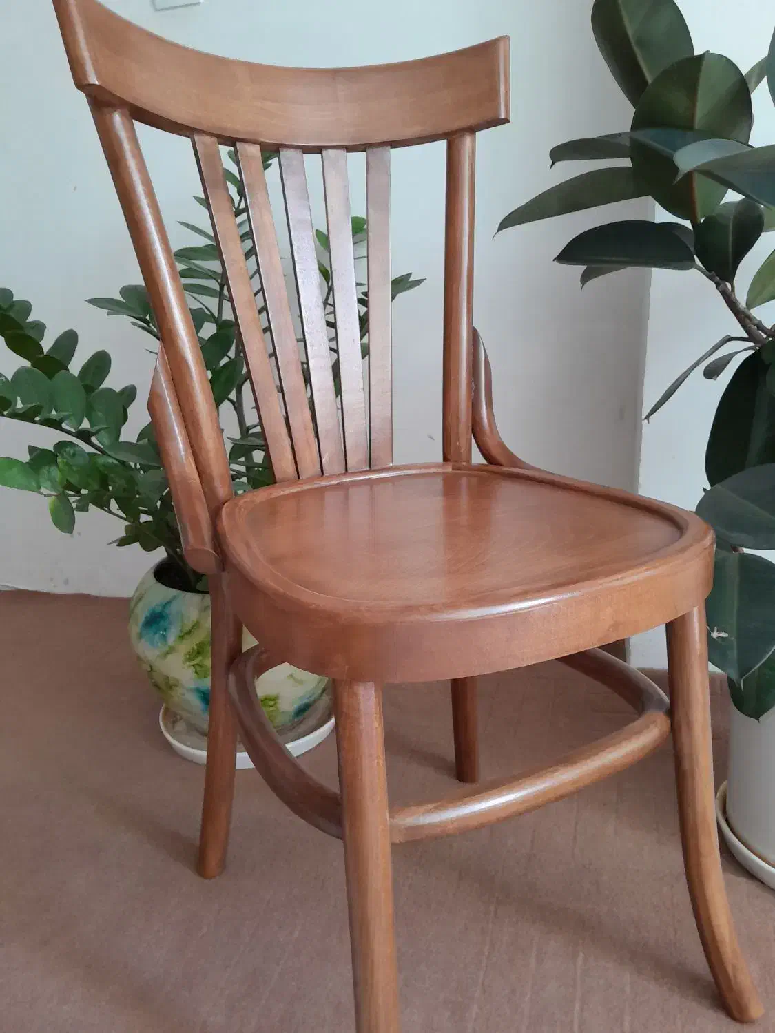 دو عدد صندلی|میز و صندلی غذاخوری|صائین قلعه, |دیوار