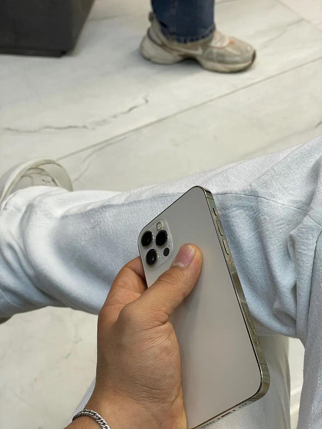 iphone 12pro|موبایل|قم, زنبیل آباد|دیوار