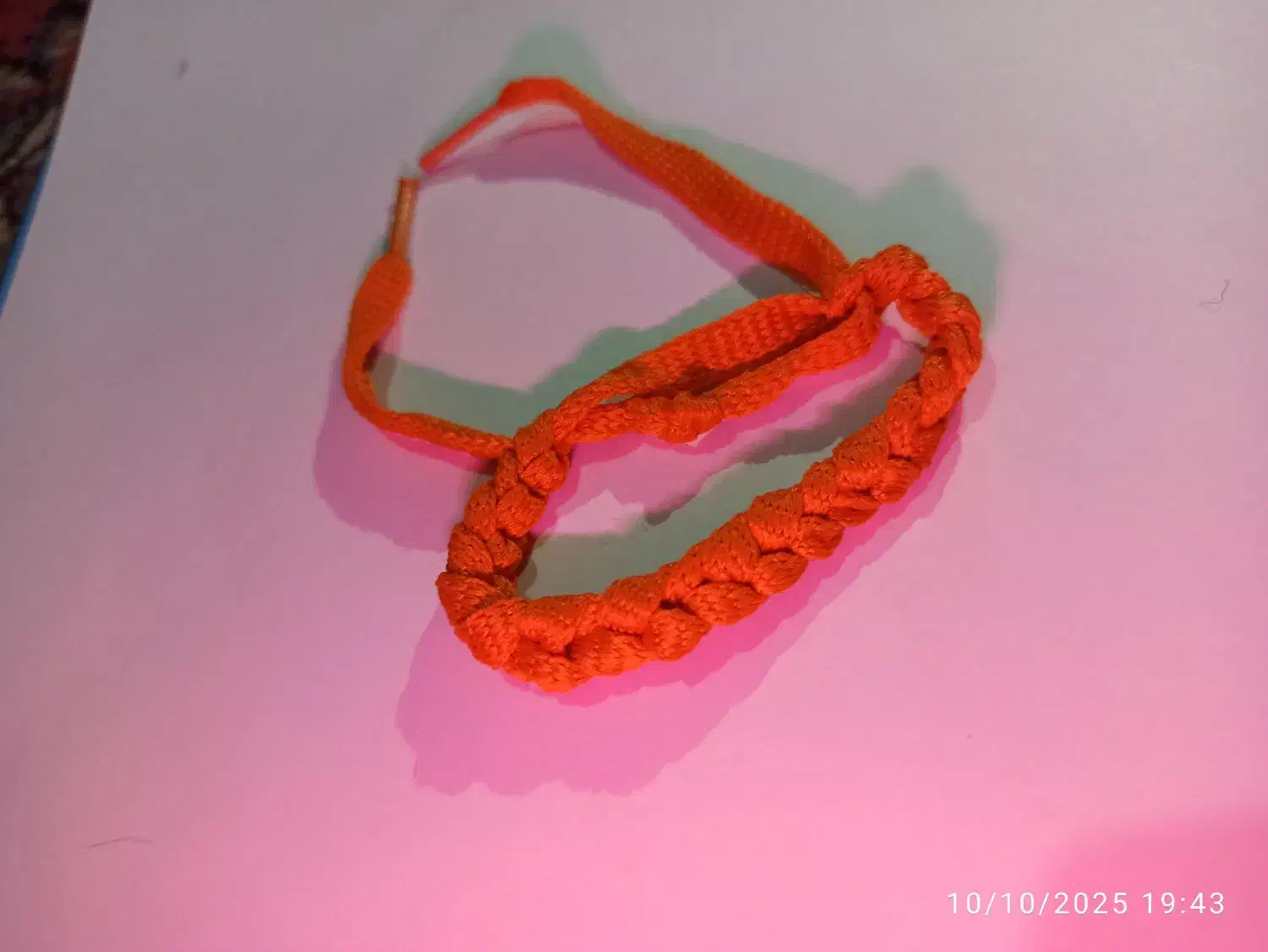 دستبند بافته شده رنگی|بدلیجات|قم, گذر قلعه|دیوار