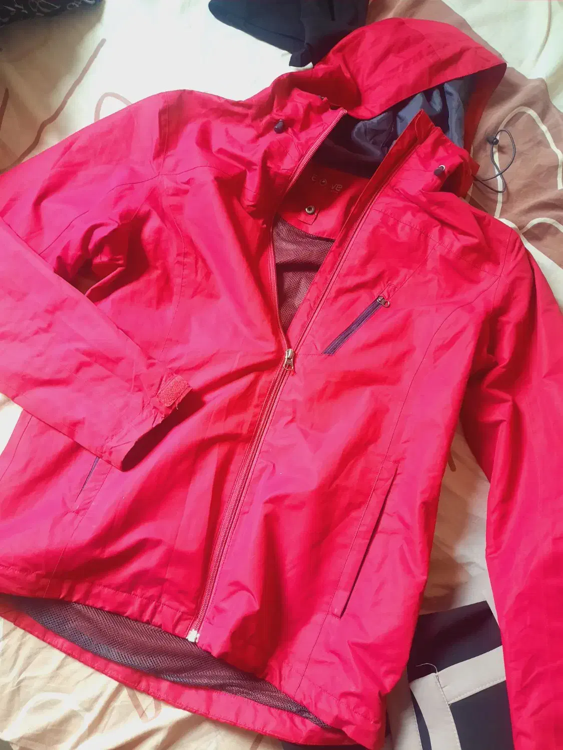 تعداد زیادی لباس زنانه و دخترانه|لباس|رشت, دیلمان|دیوار