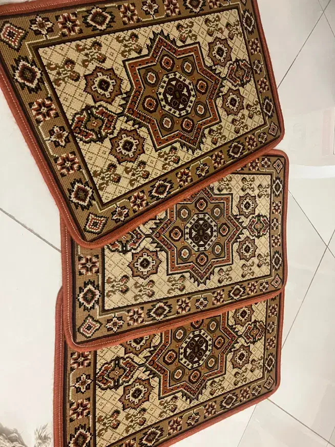 فرش ماشینی کاملا سالم و تمیز  فقط از ۵۰۰ تا ۵|فرش|اصفهان, کوی امیریه|دیوار