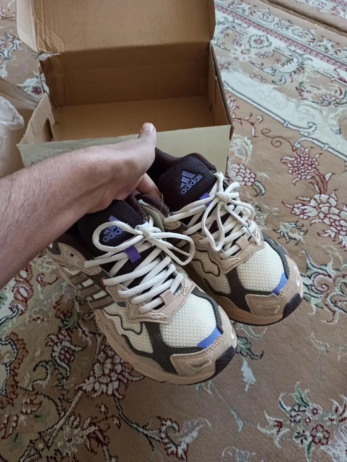 کتونی آدیداس|کیف، کفش، کمربند|پاکدشت, پاکدشت (مامازند)|دیوار