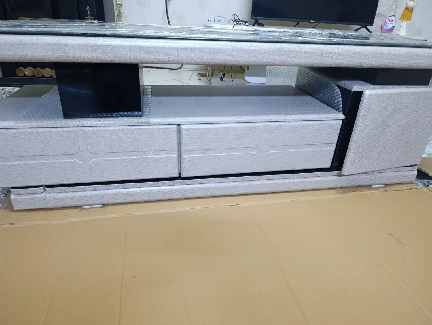 زیر تلویزیونی نو|میز تلویزیون|صدرا-فارس, فاز ۱|دیوار