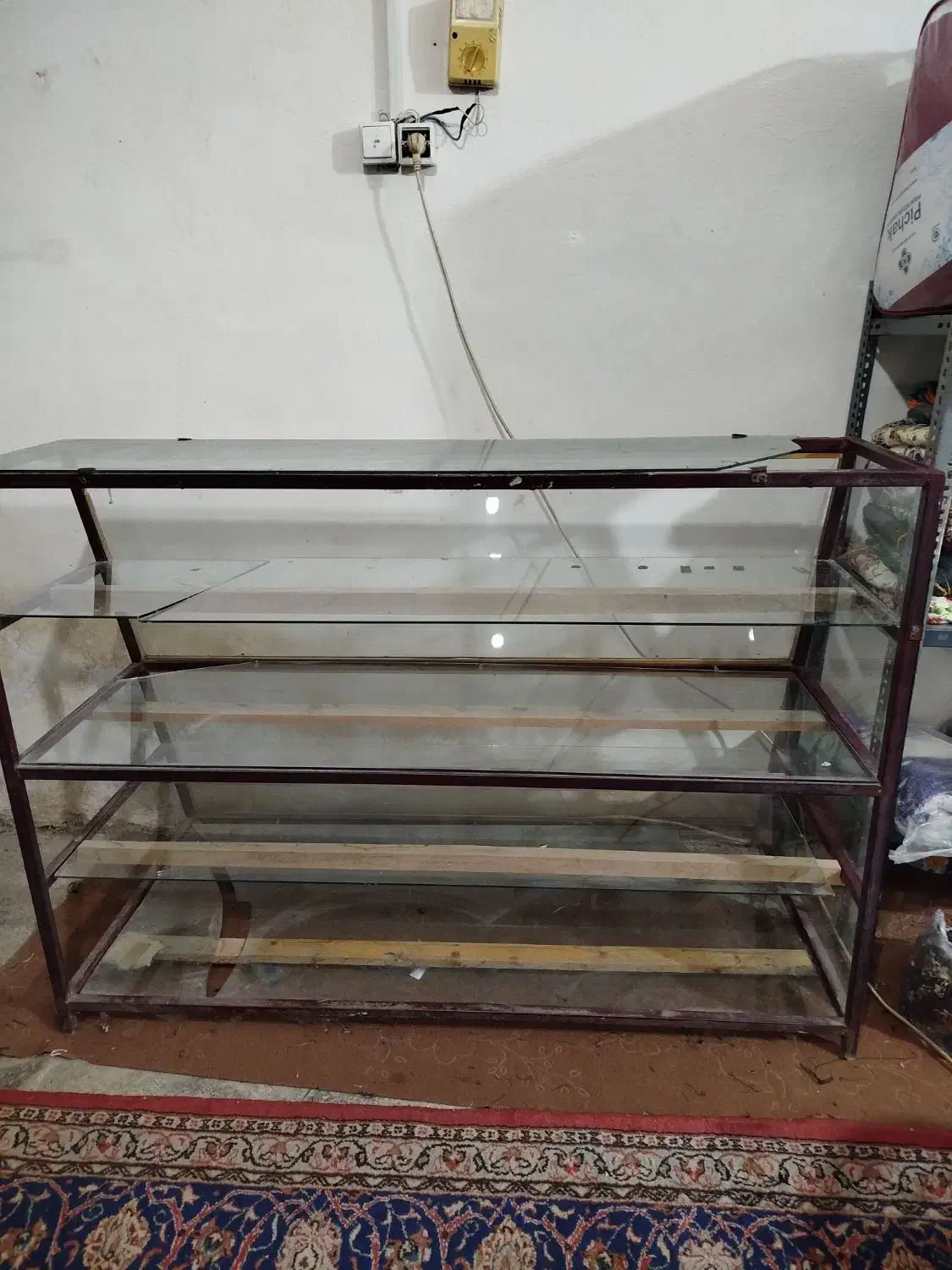 ویترین اهنی|بوفه، ویترین، کنسول|سنگدوین, |دیوار