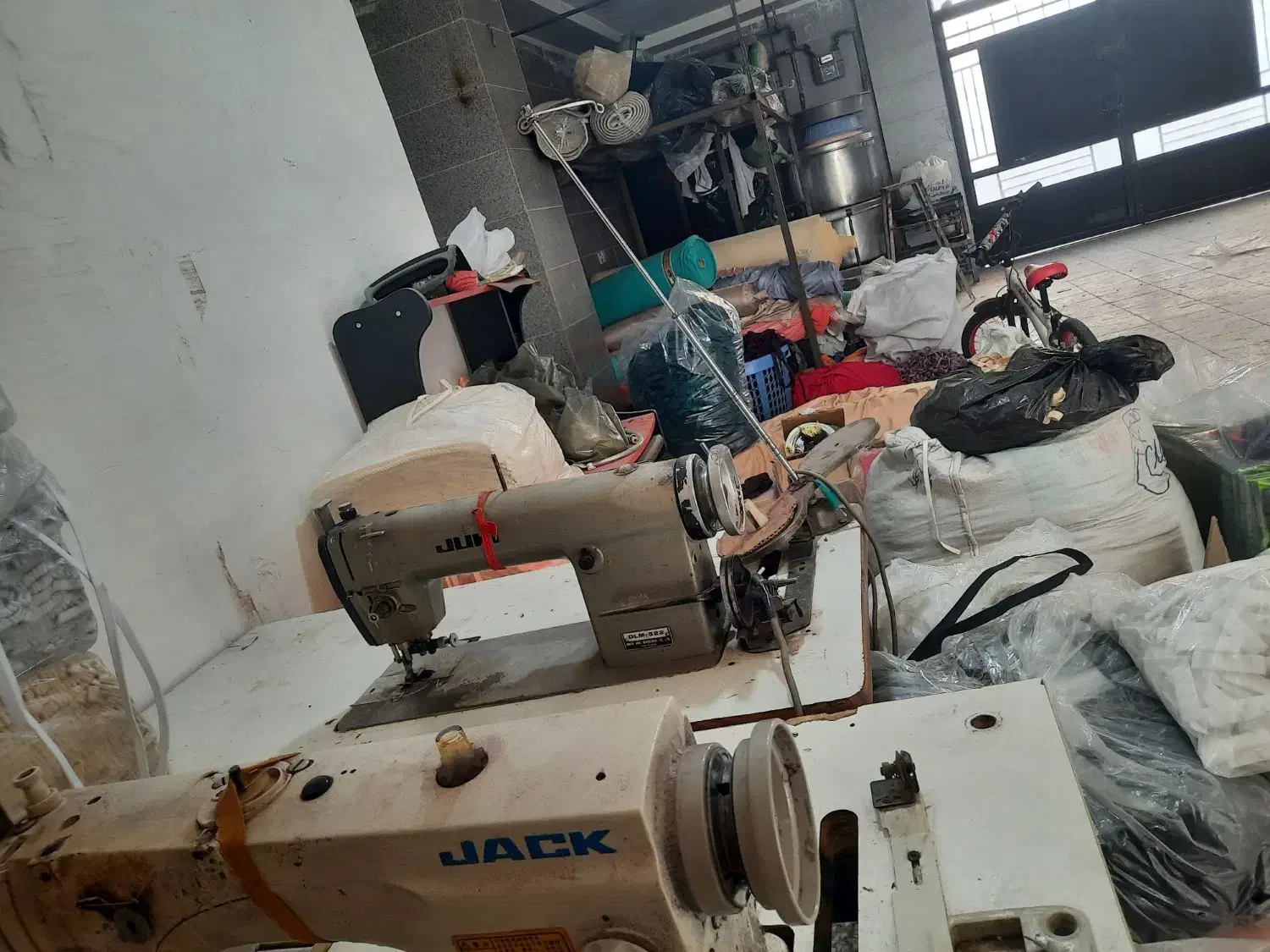 ۲ دستگاه چرخ خیاطی|لوازم خیاطی و بافتنی|باقرشهر, |دیوار