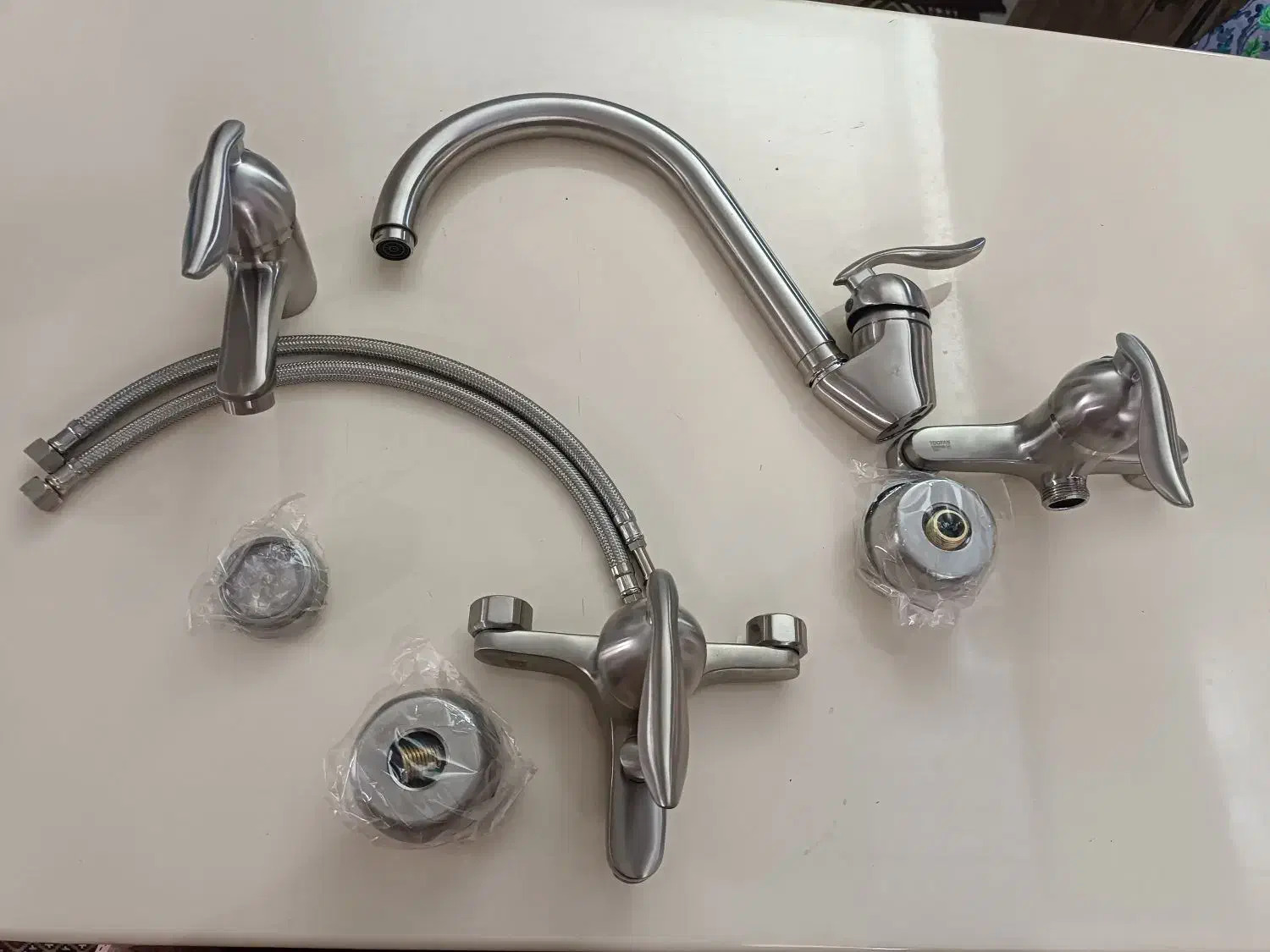 ست ۴تیکه شیر الات طوفان فلز|لوازم سرویس بهداشتی|خمینیشهر, |دیوار