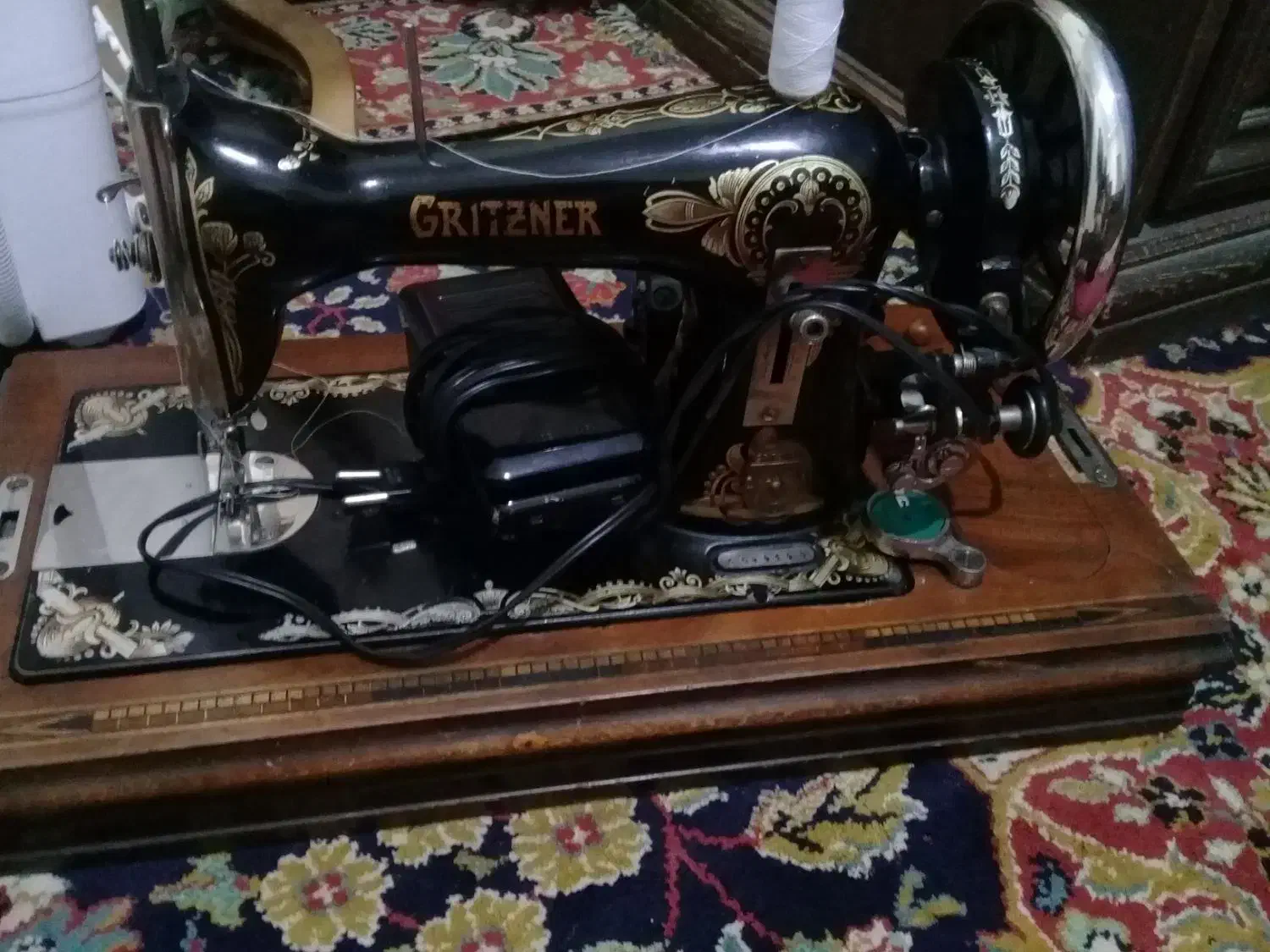 چرخ خیاطی قدیمی انتیک|کلکسیون اشیاء عتیقه|تهران, پرستار|دیوار