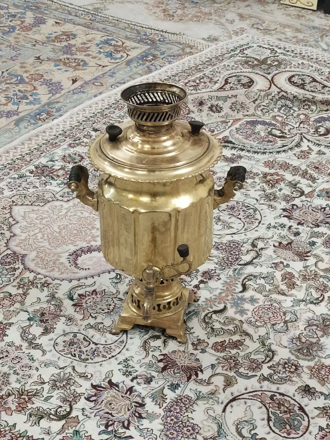 سماور قدیمی اصلی برنزی|سماور، چایساز، قهوهساز|مراغه, |دیوار