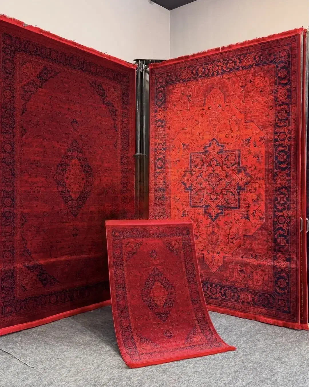 فرش طرح شیراز سرمه ای لاکی سنتی ۱۲/۹/۶ متری|فرش|قم, باجک دو|دیوار