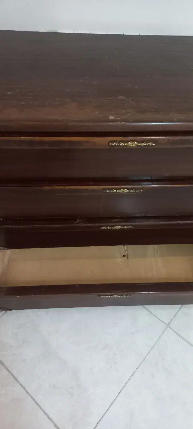 دراور چهار کشو یی برنز کاری|جاکفشی، کمد، دراور|تهران, پرستار|دیوار