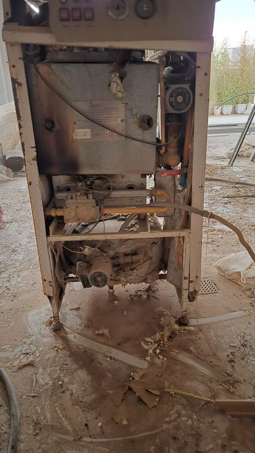 پکیج زمینی قدیمی|آبگرمکن، پکیج، شوفاژ|هشتگرد, فاز ۱ مهستان|دیوار