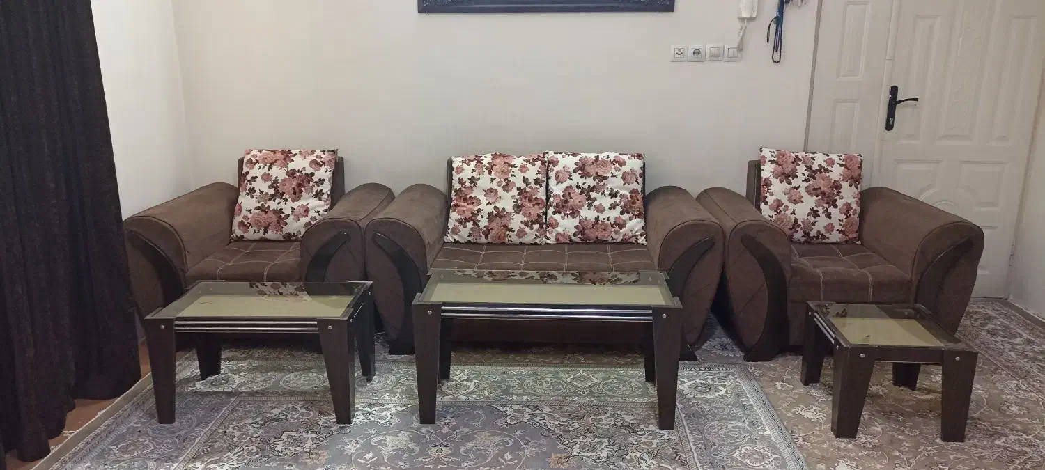 سرویس مبلمان 4 نفره همراه با عسلی|مبلمان خانگی و میز عسلی|مشهد, ابوذر|دیوار