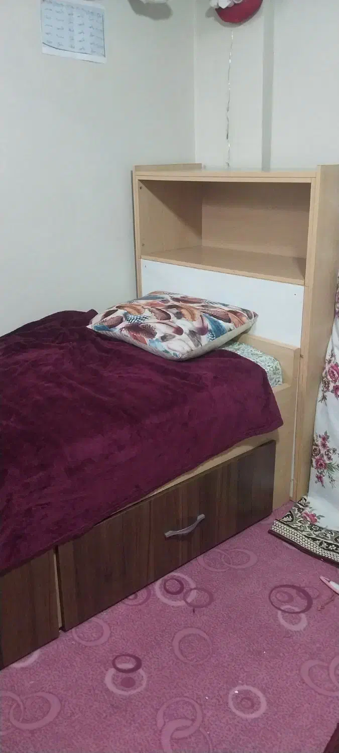 تخت خواب نوجوان چهار ملیون|تخت و سرویس خواب|شریفآباد, |دیوار