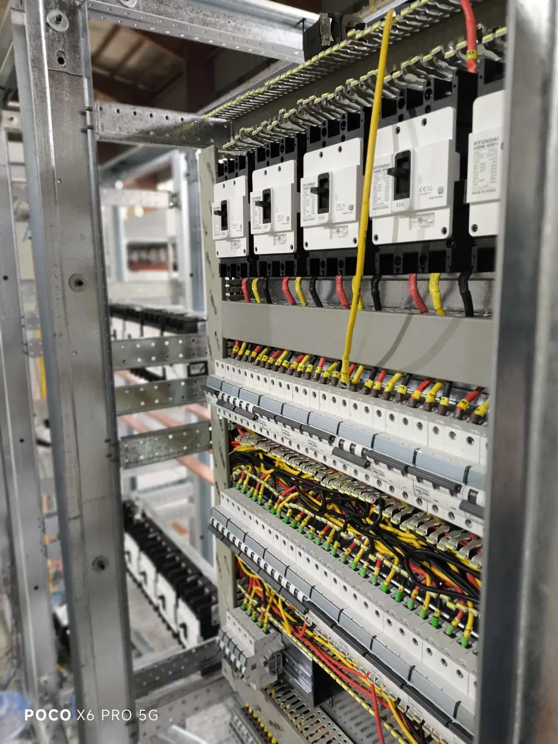 برق کار صنعتی و مسکونی، مونتاژ‌تعمیرعیب یابی‌تابلو|خدمات پیشه و مهارت|رباط‌کریم, رباط‌کریم|دیوار