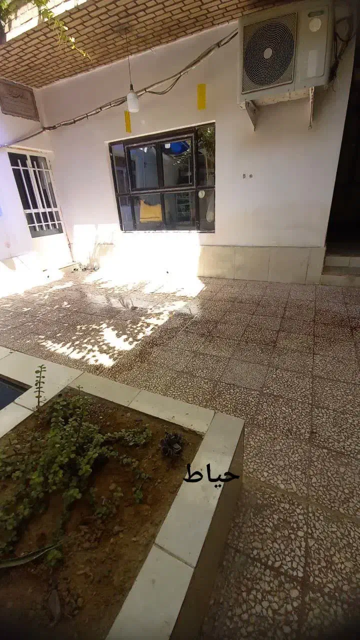 خانه نقلی تقاطع کیوانفر یک کوچه به خیابون اصلی|فروش خانه و ویلا|قم, پشت انبار نفت|دیوار