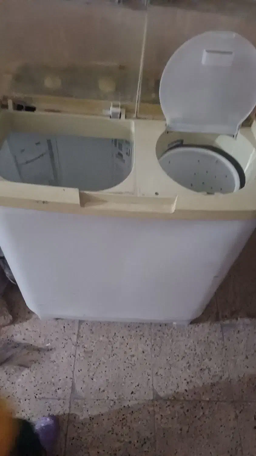 کار کرده ولی سالم فقط شیلنگ تخلیش باید عوض شهه|ماشین لباسشویی و خشک‌کن لباس|ملک‌آباد, |دیوار