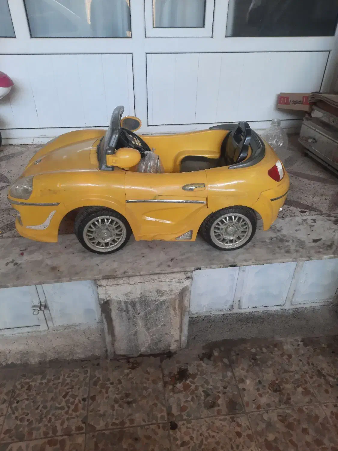 ماشین برقی ۶ ولت با کنترل راه دور|اسباب‌بازی بچه|دزفول, |دیوار