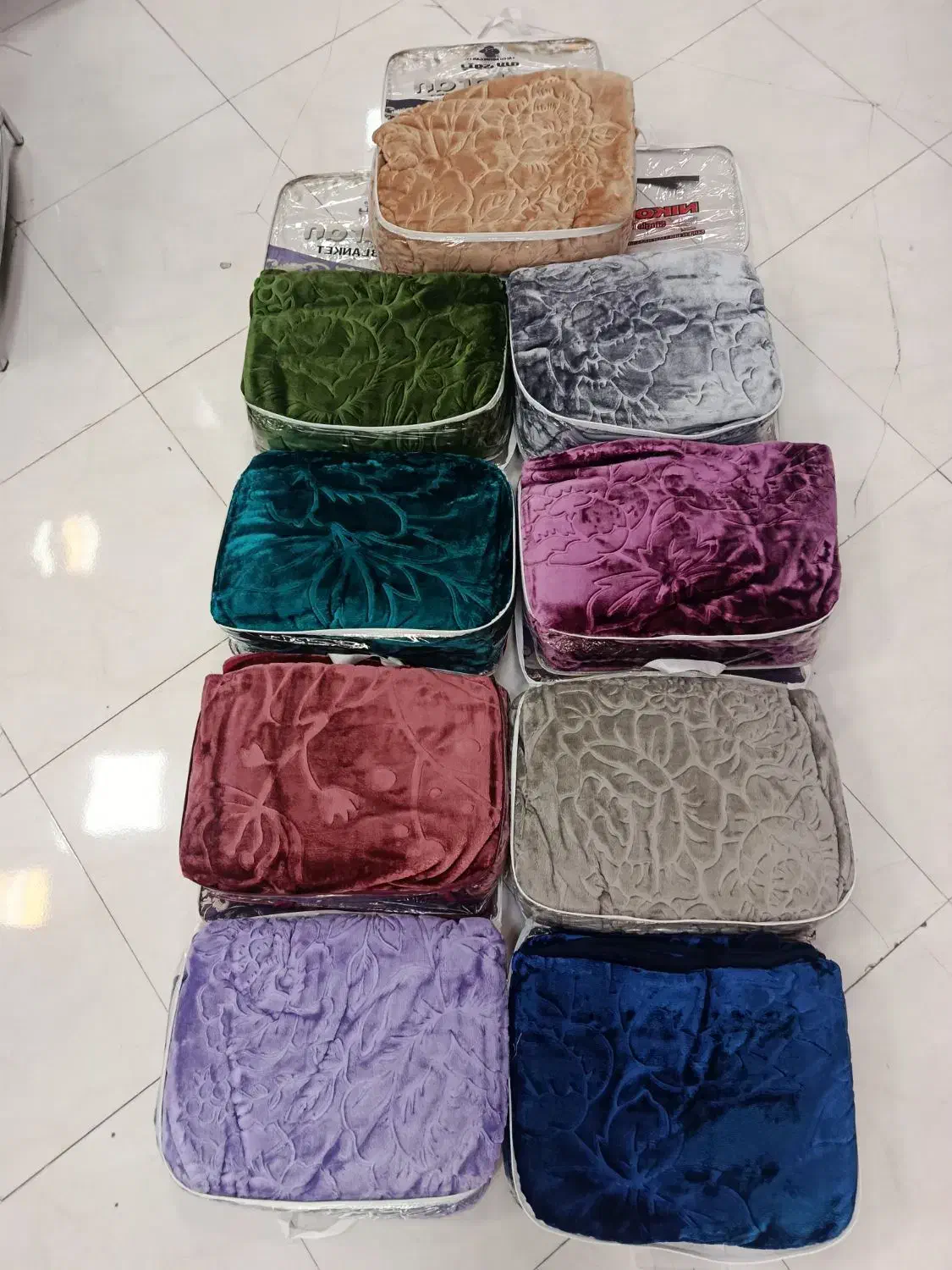 تو تک نفره تک رنگ|رختخواب، بالش، پتو|مشکین‌دشت, |دیوار