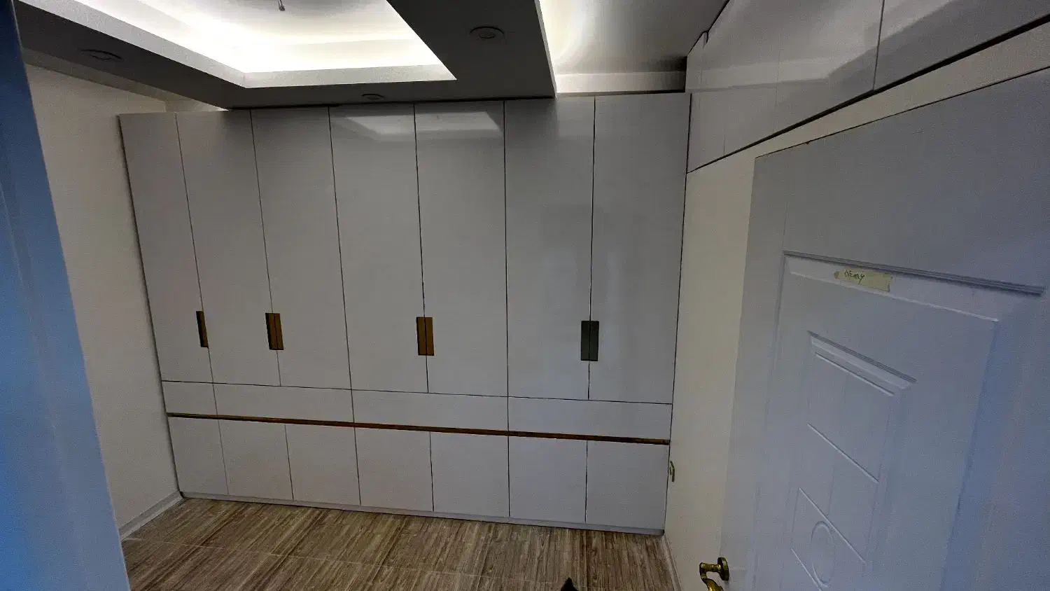 اجرا و نصب انواع کابینت و کمد دیواری|جاکفشی، کمد، دراور|خاوران, |دیوار