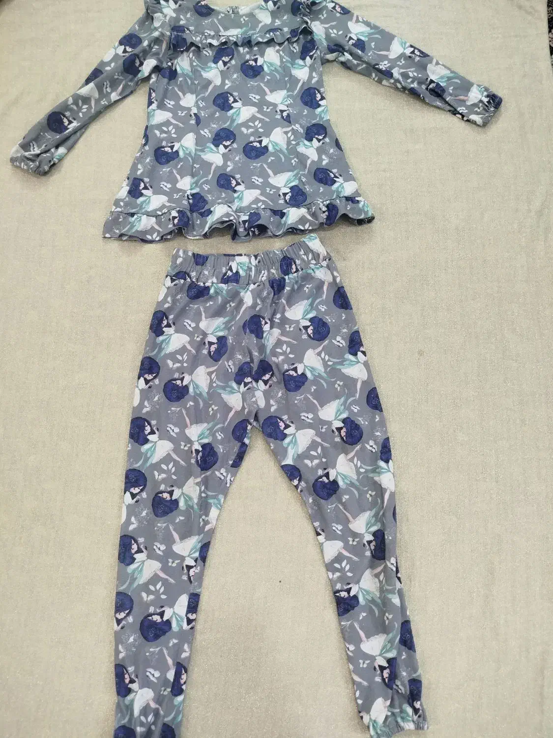 لباس دخترانه ست|کفش و لباس بچه|قم, شهر قائم|دیوار